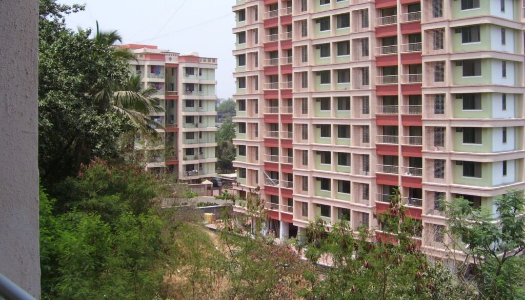 best area to live in thane west